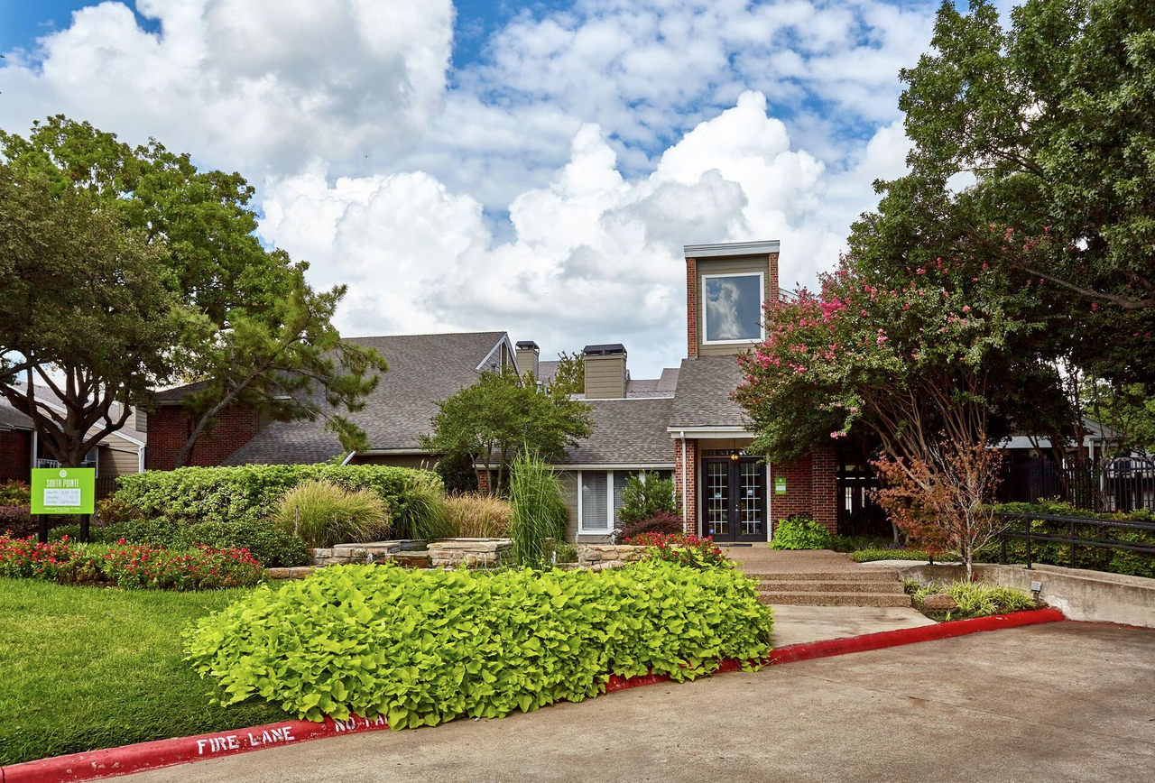 South Pointe - Photo 3 of 12