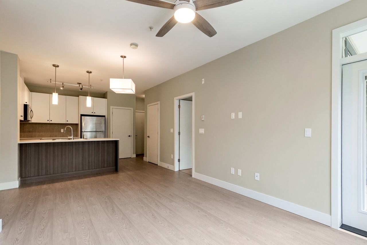 1948 Parallel Two Apartment - Photo 5 of 28