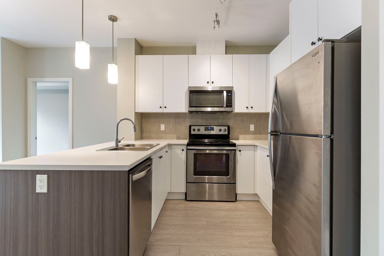 1948 Parallel Two Apartment - Photo 7 of 28