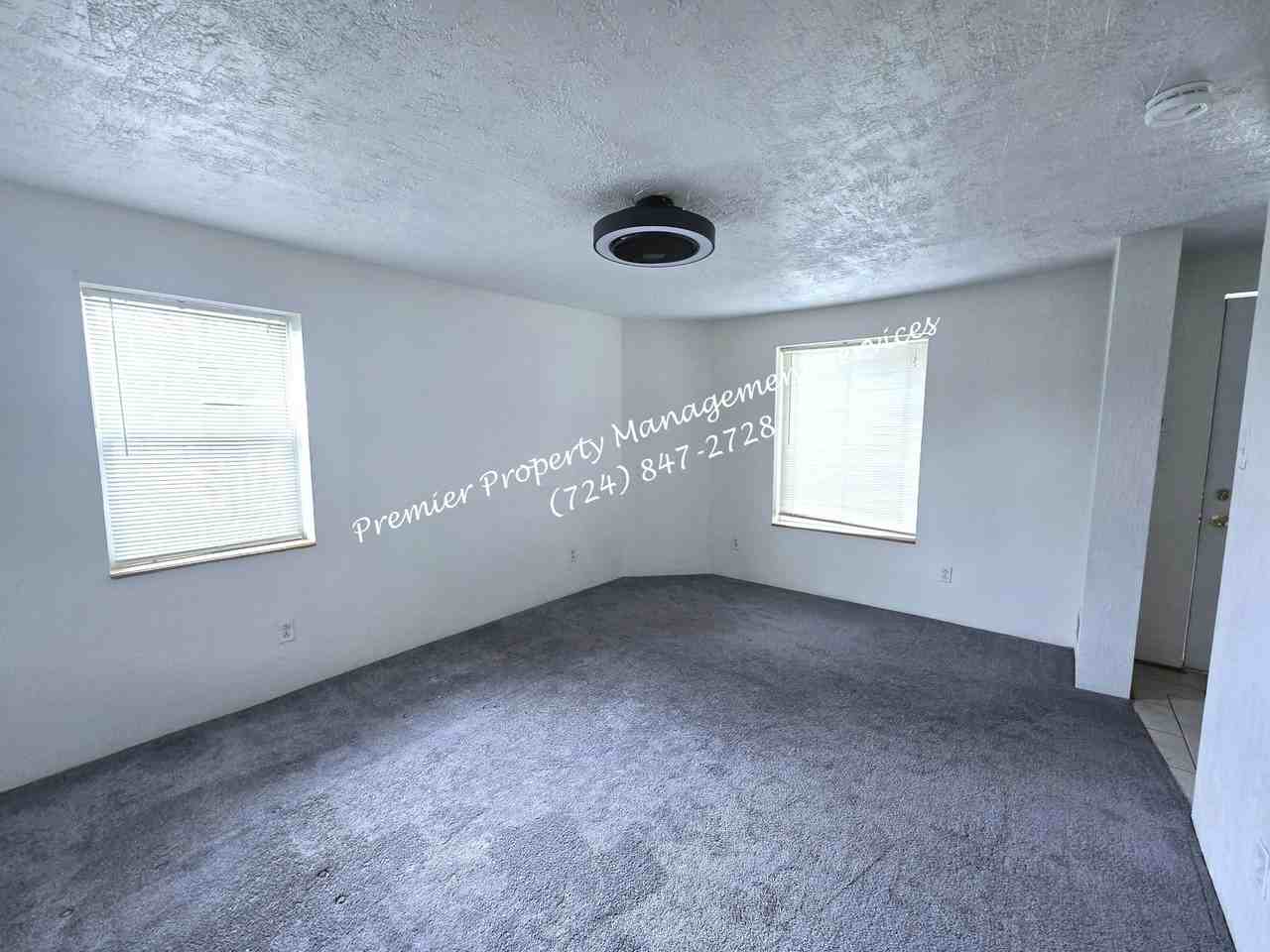 455 East Jefferson Street - Photo 3 of 20