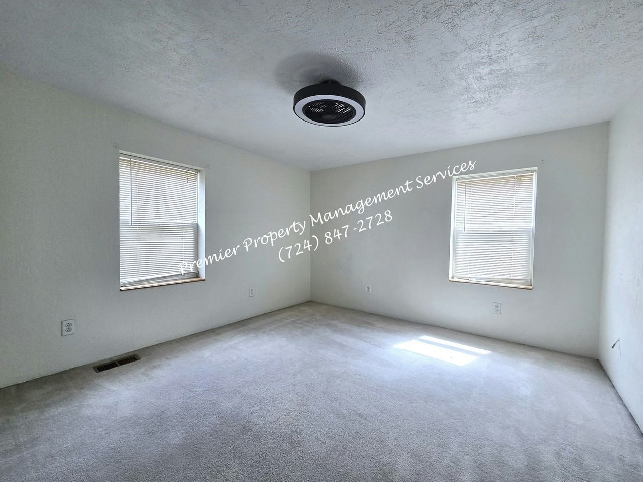 455 East Jefferson Street - Photo 7 of 20