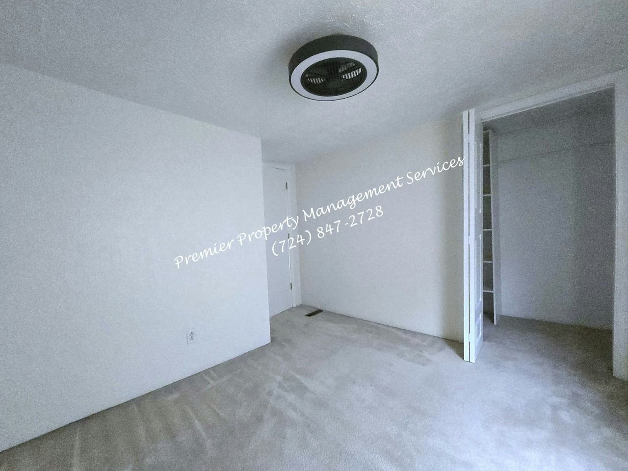 455 East Jefferson Street - Photo 7 of 19