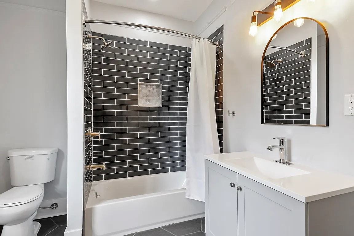 910 East Duffy Street, Unit 910 E Duffy Unit B - Photo 5 of 5