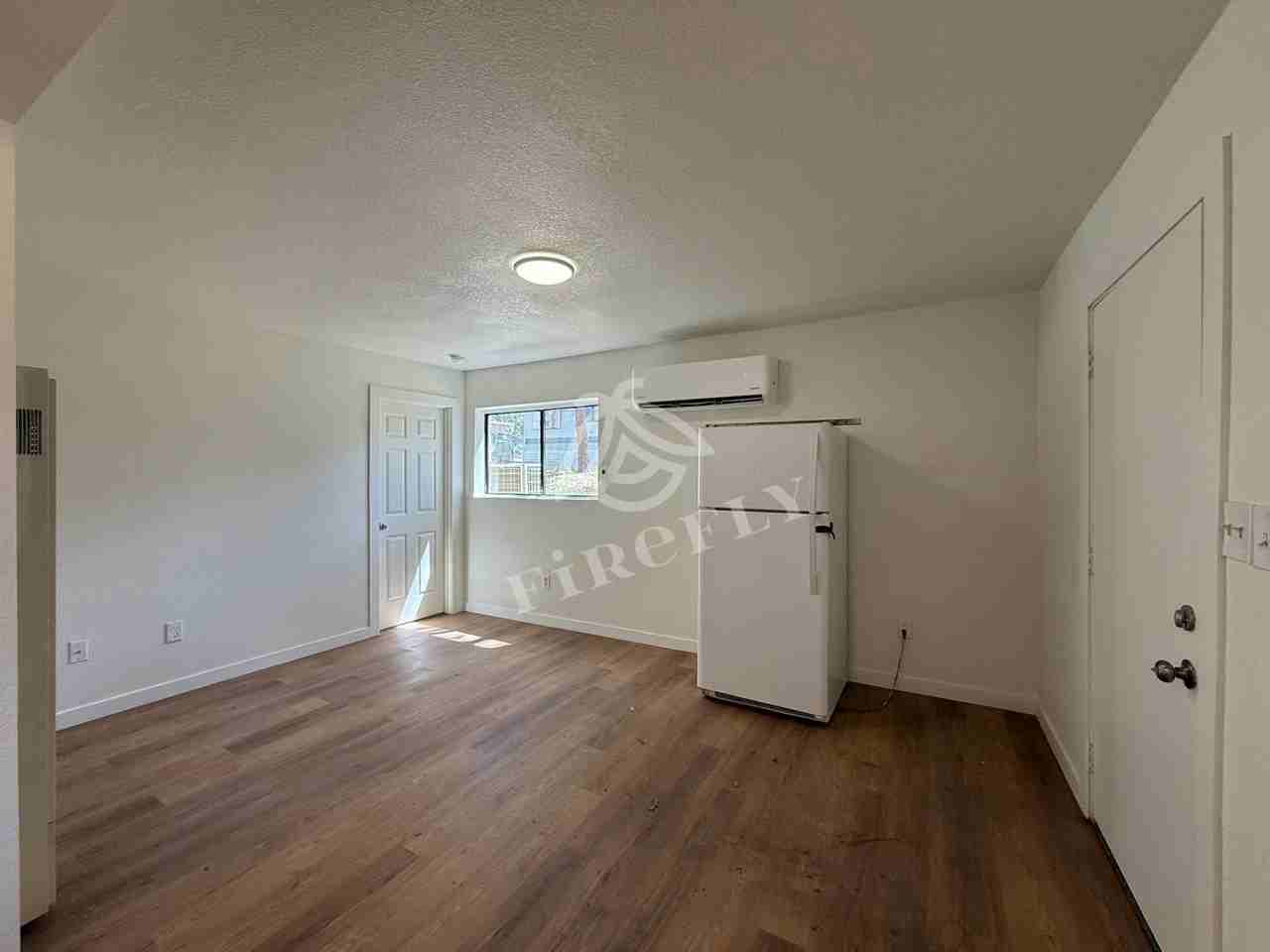 100 N 4th Dr, Unit c - Photo 4 of 11