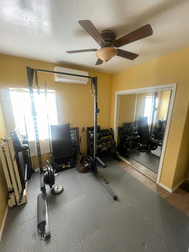 945 E 19th St, Unit 2 - Photo 2 of 3