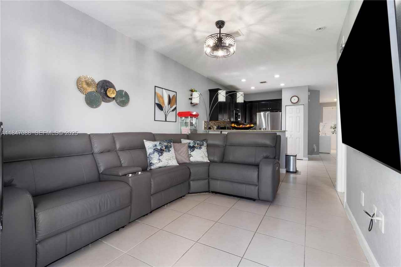 9831 Northwest 88th Lane #9831 - Photo 5 of 10