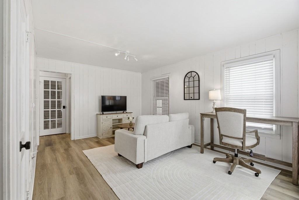 505 Roxford Rd S - Photo 5 of 36