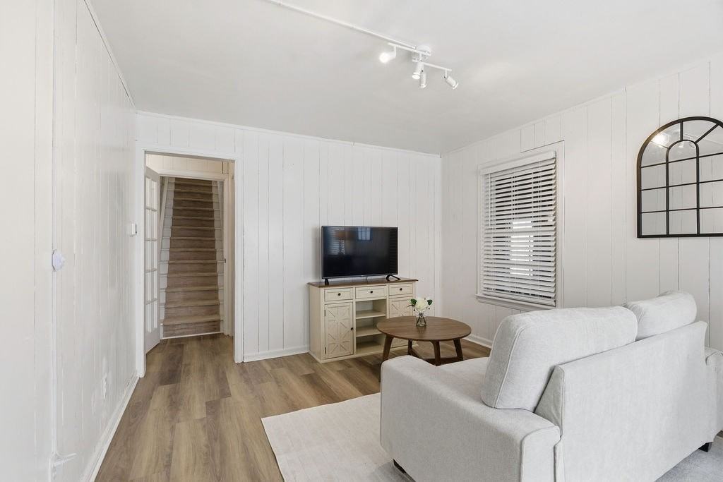 505 Roxford Rd S - Photo 6 of 36