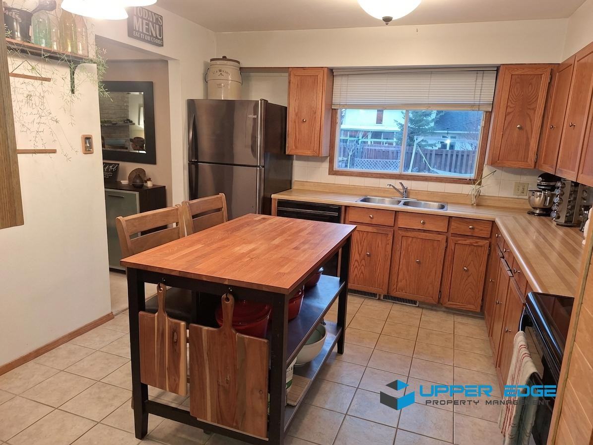 662 Cathcart Street - Photo 4 of 22