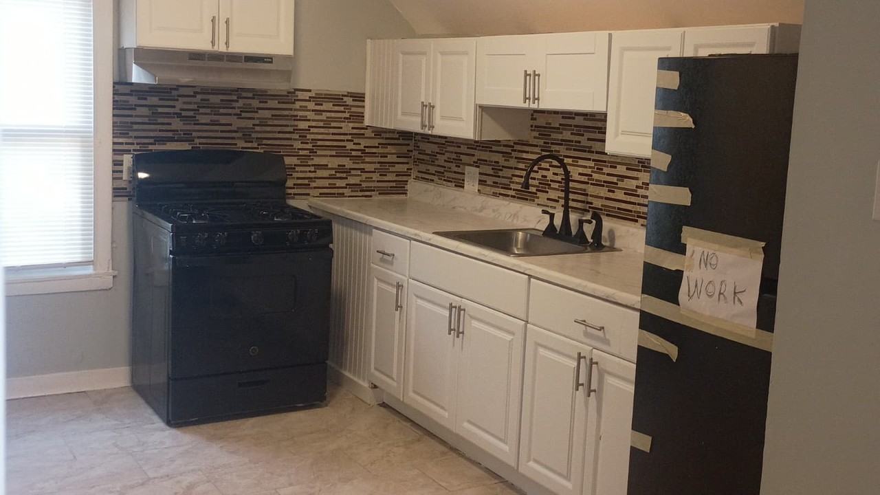 128 Plymouth St #3 - Photo 3 of 9