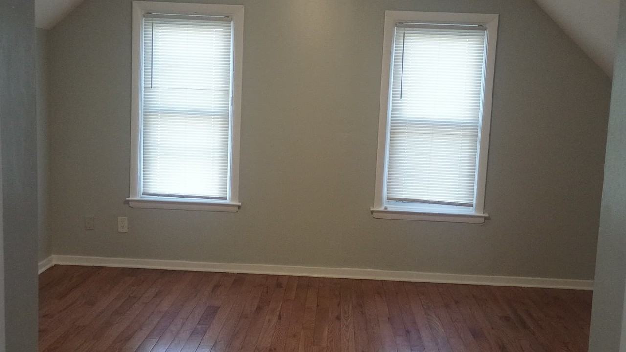 128 Plymouth St #3 - Photo 4 of 9