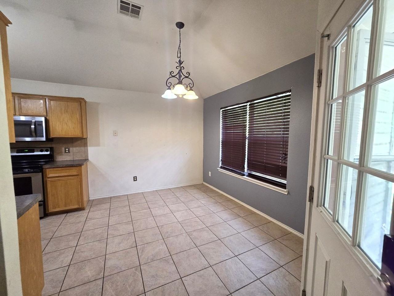 3903 Bade Dr - Photo 3 of 13
