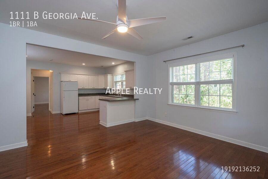 1111 Georgia Ave Apt B - Photo 4 of 20