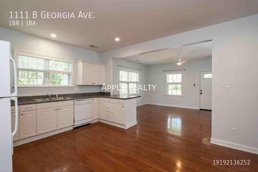 1111 Georgia Ave Apt B - Photo 6 of 20