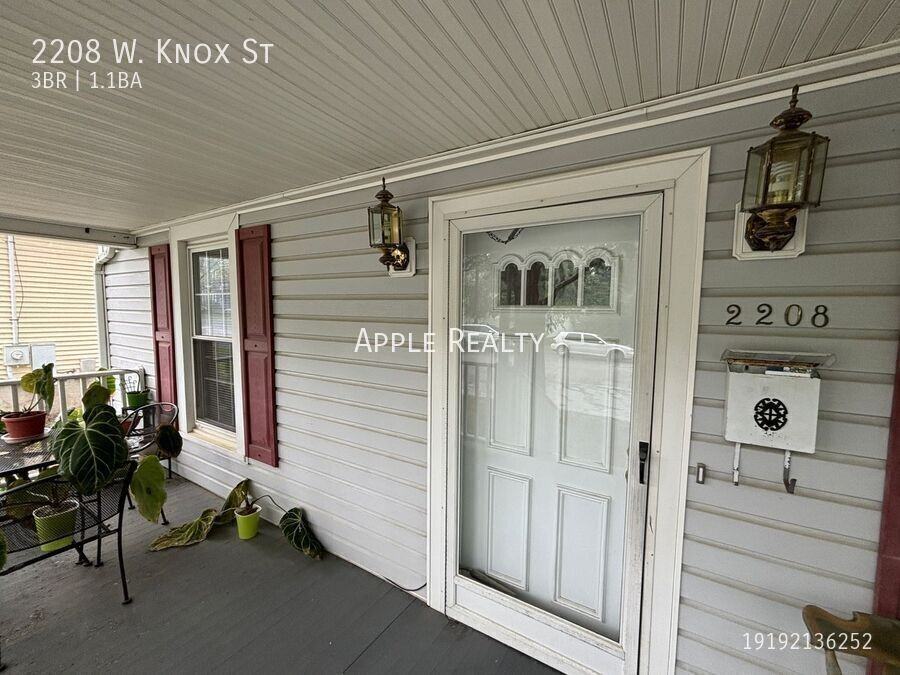 2208 W Knox St - Photo 5 of 13