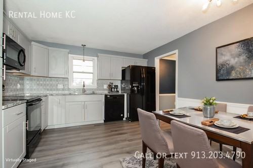 2116 E 144th St - Photo 4 of 44