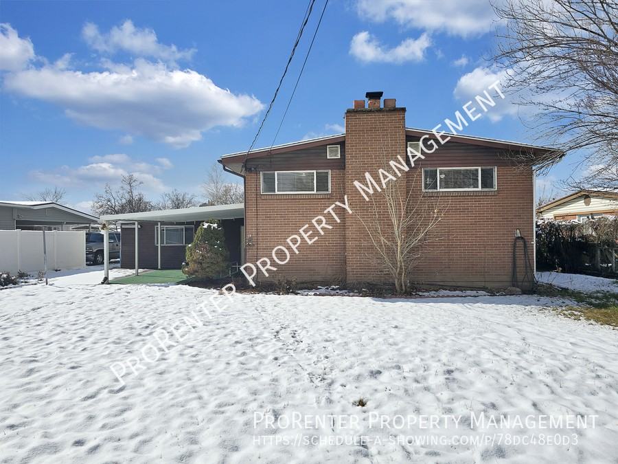 317 S 300 W - Photo 2 of 22