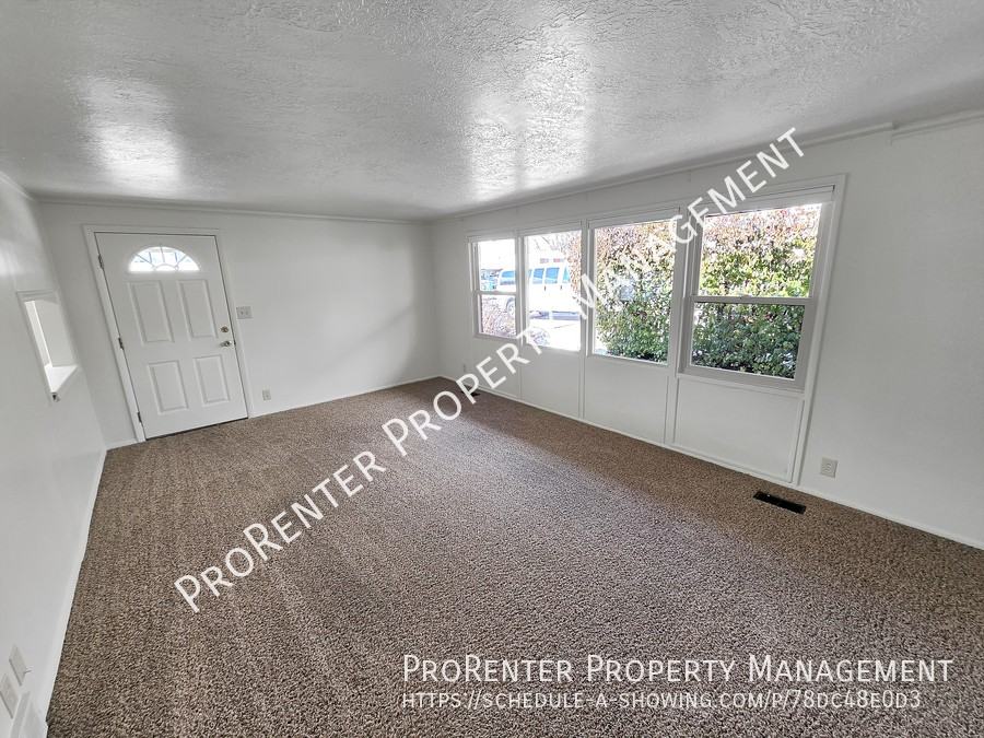 317 S 300 W - Photo 5 of 22