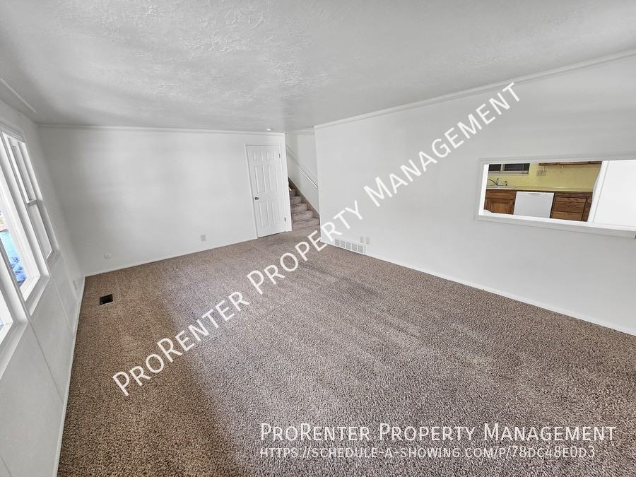 317 S 300 W - Photo 6 of 22