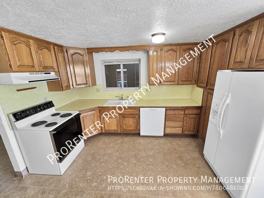 317 S 300 W - Photo 7 of 22