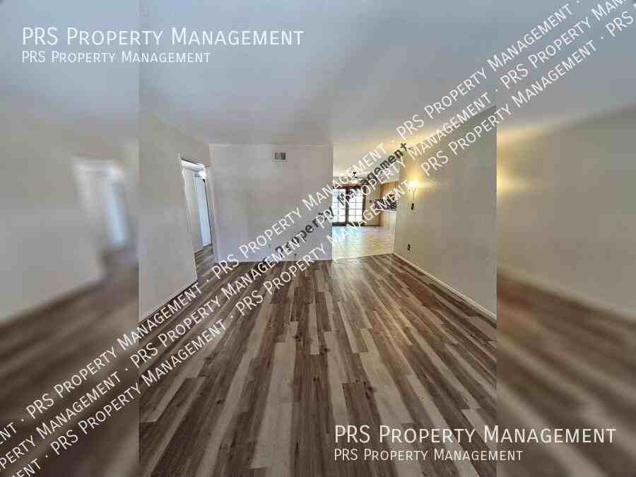 6926 E Windsor Ave - Photo 7 of 45