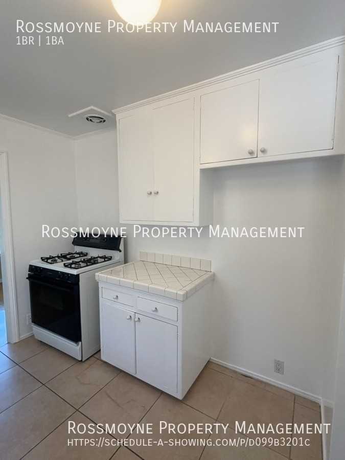 4413 Ledge Ave - Photo 5 of 11