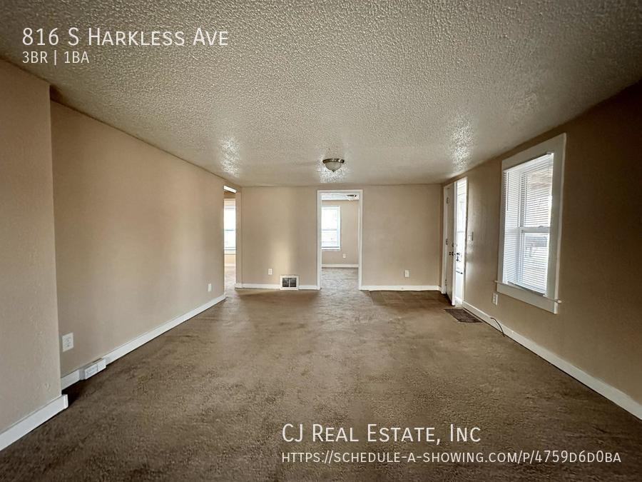 816 S Harkless St - Photo 2 of 9