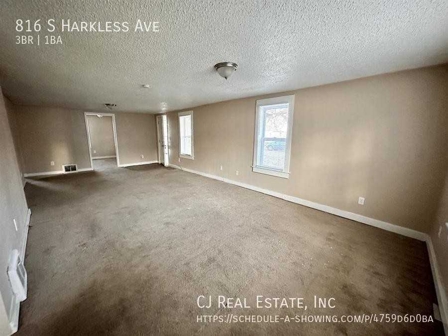 816 S Harkless St - Photo 4 of 9