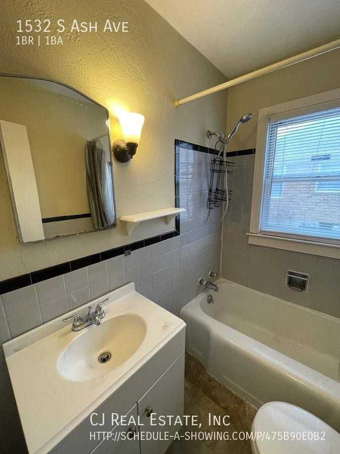 1532 S Ash Ave - Photo 3 of 6