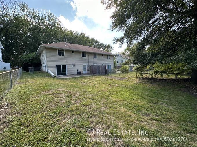 3612 Ne 67th St - Photo 2 of 11