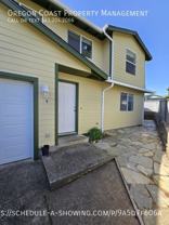 1135 Se Oar Ave #B - Photo 1 of 1