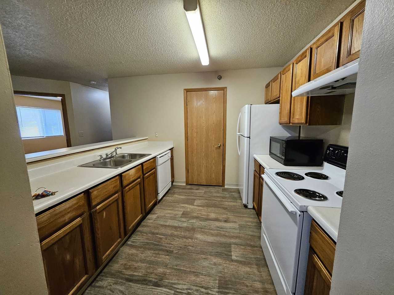 1201 E Bell Avenue - Photo 3 of 33
