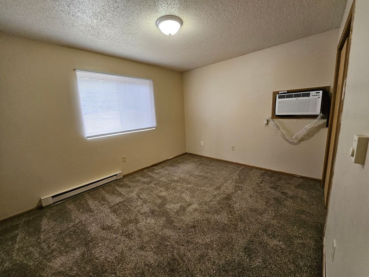 1201 E Bell Avenue - Photo 5 of 33