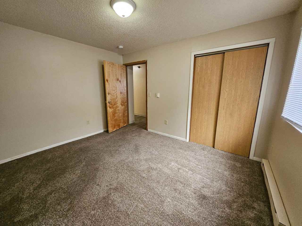 1201 E Bell Avenue - Photo 6 of 33
