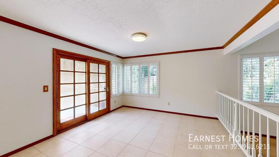 7814 Woodhall Ave - Photo 6 of 41