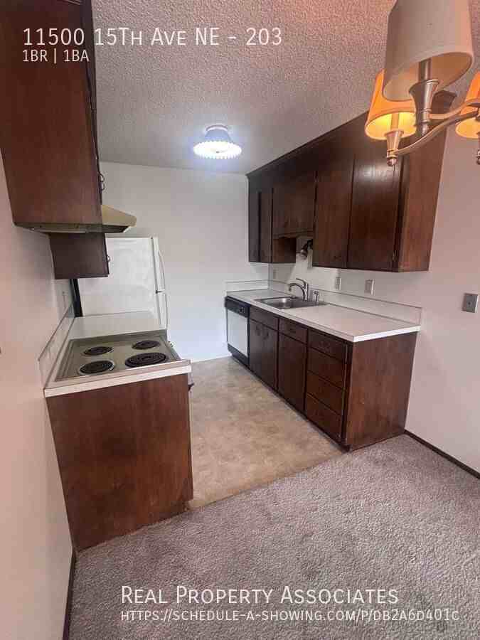 11500 15th Ave Ne #203 - Photo 7 of 12