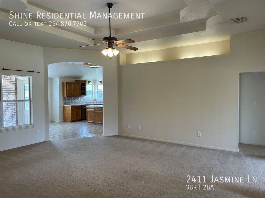 2411 Jasmine Ln - Photo 3 of 16