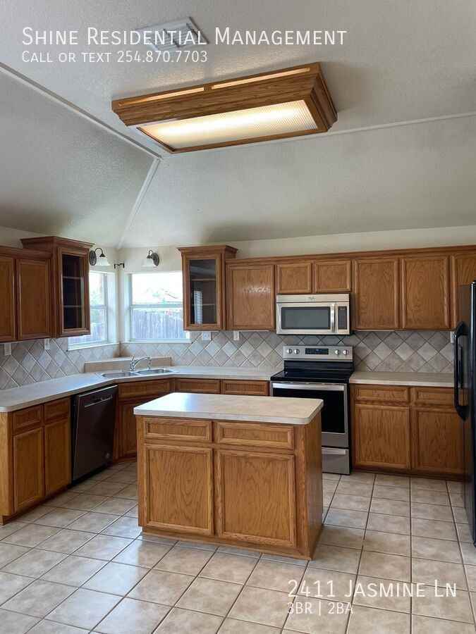 2411 Jasmine Ln - Photo 5 of 16