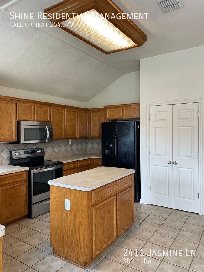 2411 Jasmine Ln - Photo 7 of 16