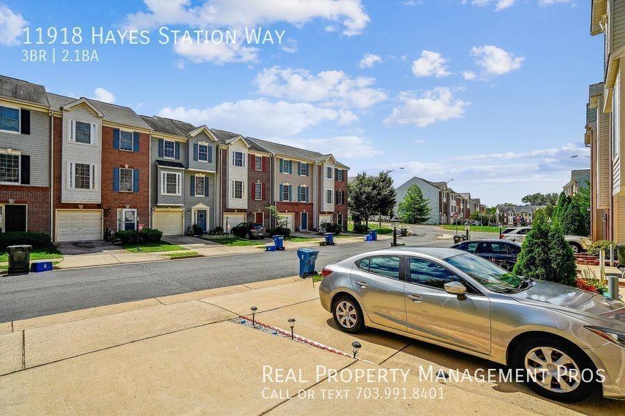 11918 Hayes Station Way - Photo 2 of 26