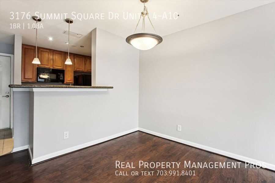 3176 Summit Square Dr #4A10 - Photo 6 of 28