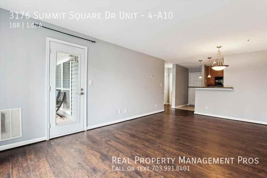 3176 Summit Square Dr #4A10 - Photo 7 of 28