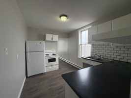 featured image of 140 Adelaide St #6