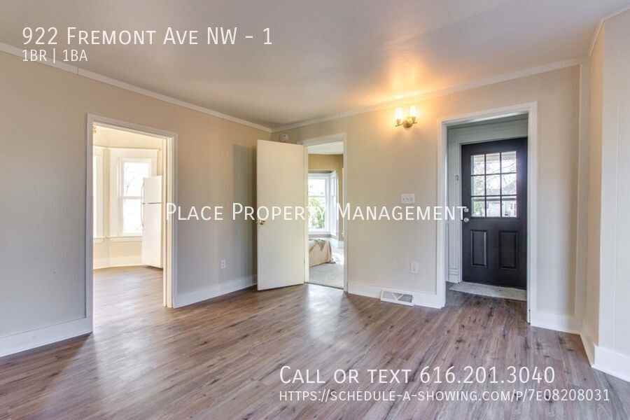 922 Fremont Ave Nw #1 - Photo 3 of 15