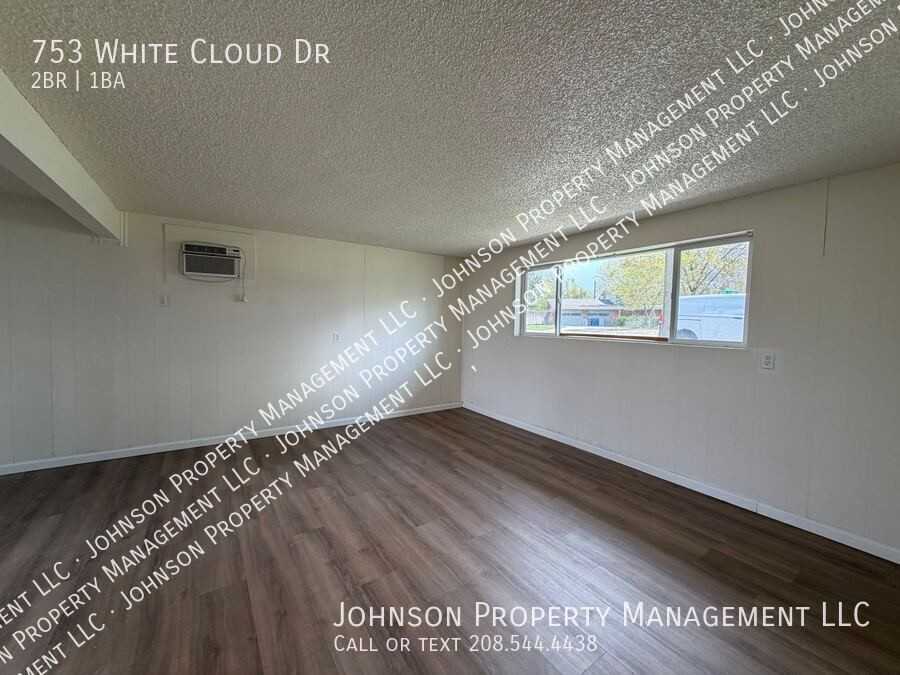 753 S White Cloud Dr - Photo 4 of 9