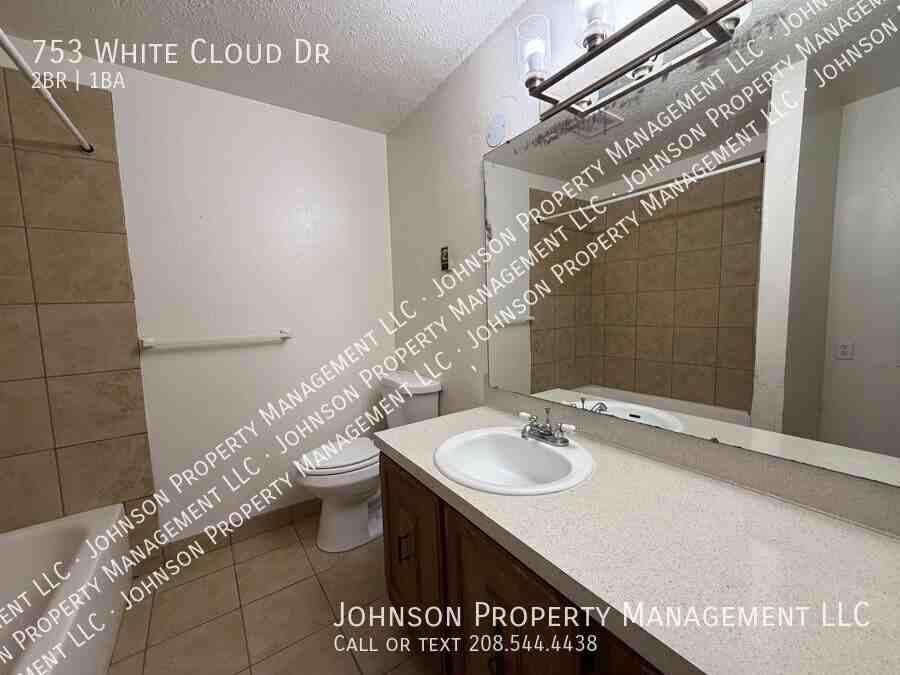 753 S White Cloud Dr - Photo 7 of 9