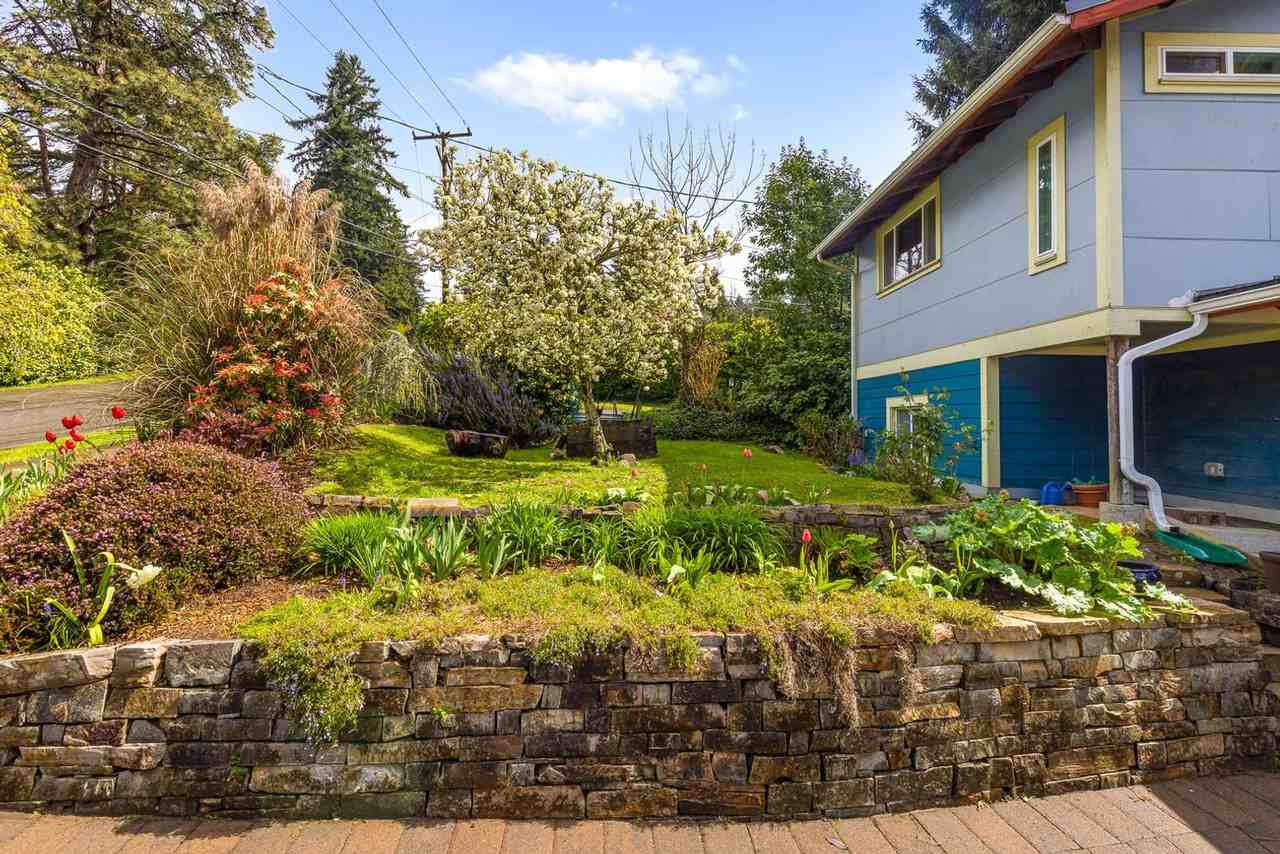 4061 Ne 110th St - Photo 2 of 21