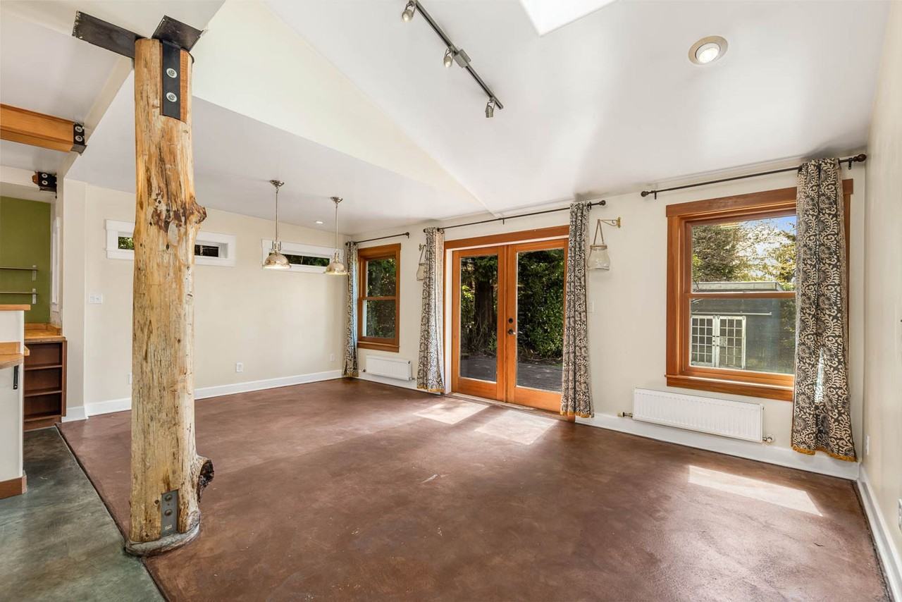 4061 Ne 110th St - Photo 6 of 21