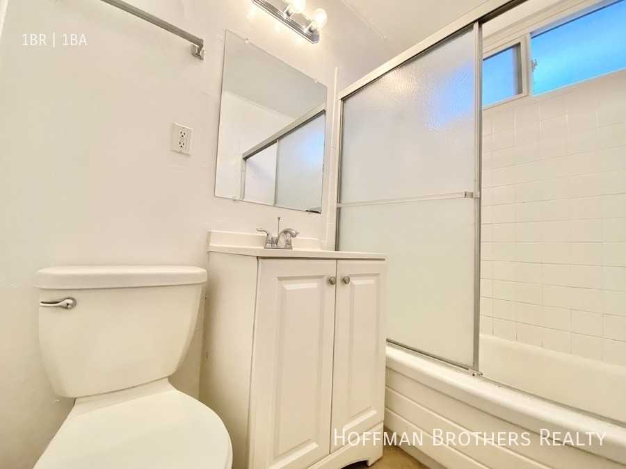 16215 Vanowen St #11 - Photo 7 of 8