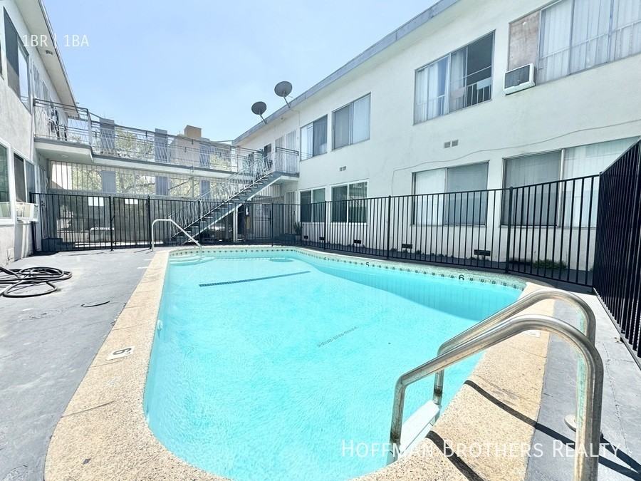 209 S Rampart Blvd #2 - Photo 5 of 5